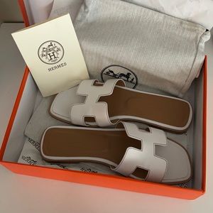 Like new Hermès Oran sandal